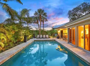 4568 Woodside Rd, Sarasota, FL 34242