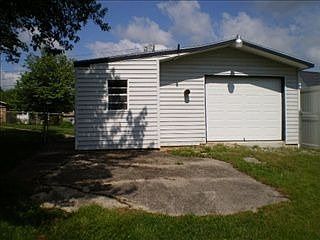 4th image of 110 Lee Dr