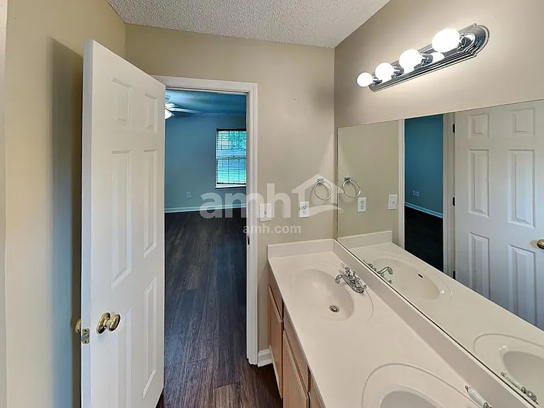 2253 Joann Dr — Photo 9