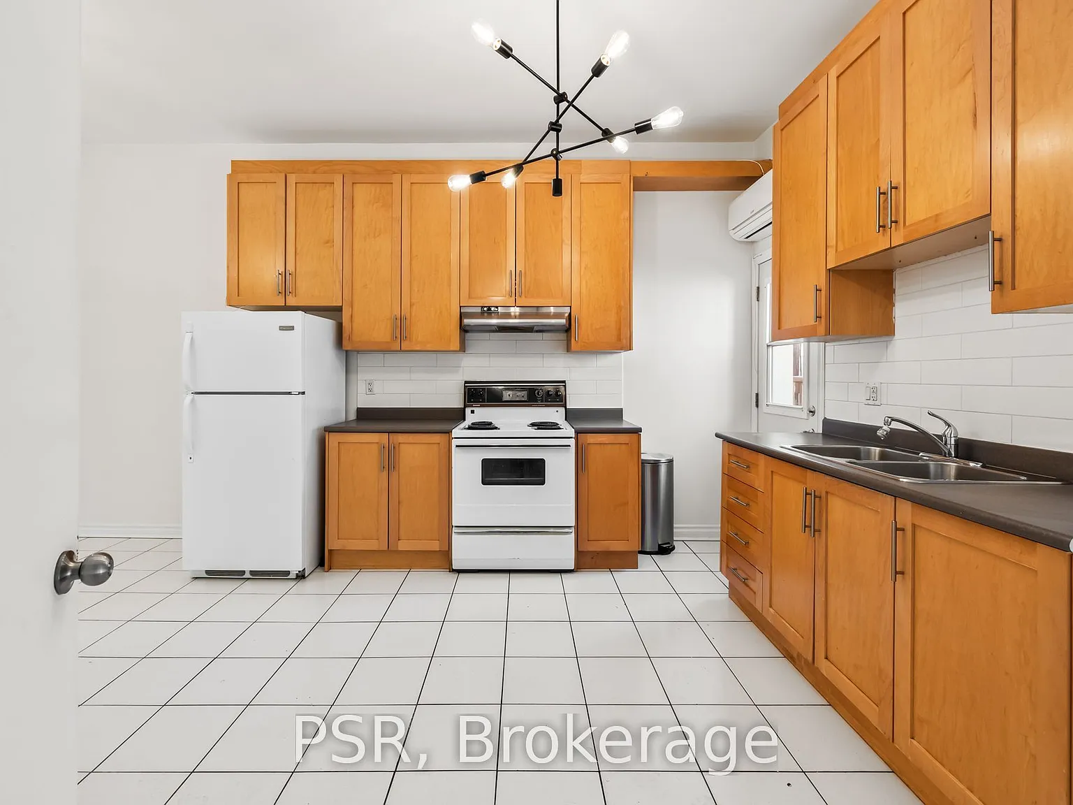 2 bed, $2,400 — Photo 3