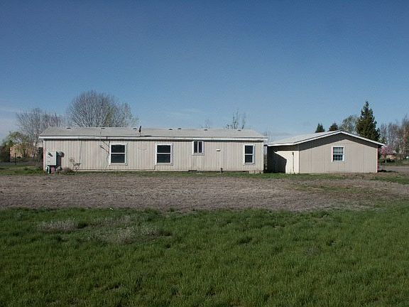 3rd image of 5211 Shorecrest Dr NE