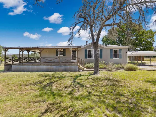 152 N Rolling Oaks Ln, Harper, TX 78631