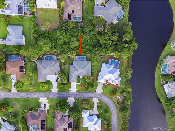 2nd image of 991 SW Sand Oak Dr