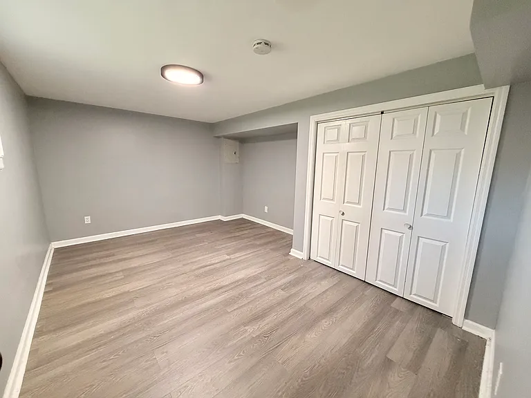 309 Ellis Ct — Photo 11