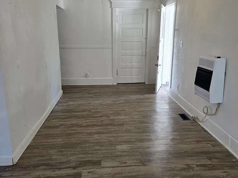332 W Coler St #4 — Photo 8