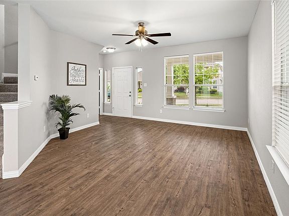 4th image of 10326 Waterbury Dr