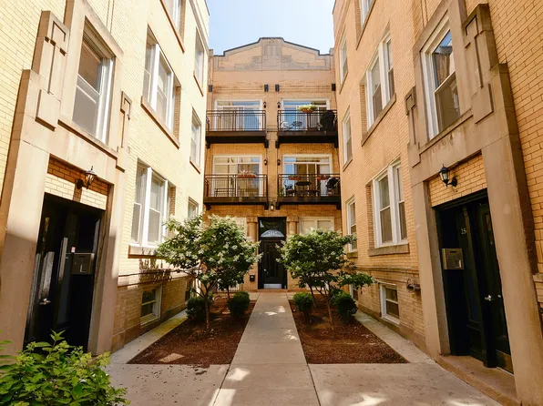 2547 N Clark St APT 2N, Chicago, IL 60614