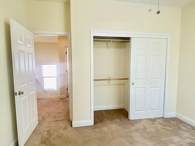 2319 Glacier Pl #B — Photo 17