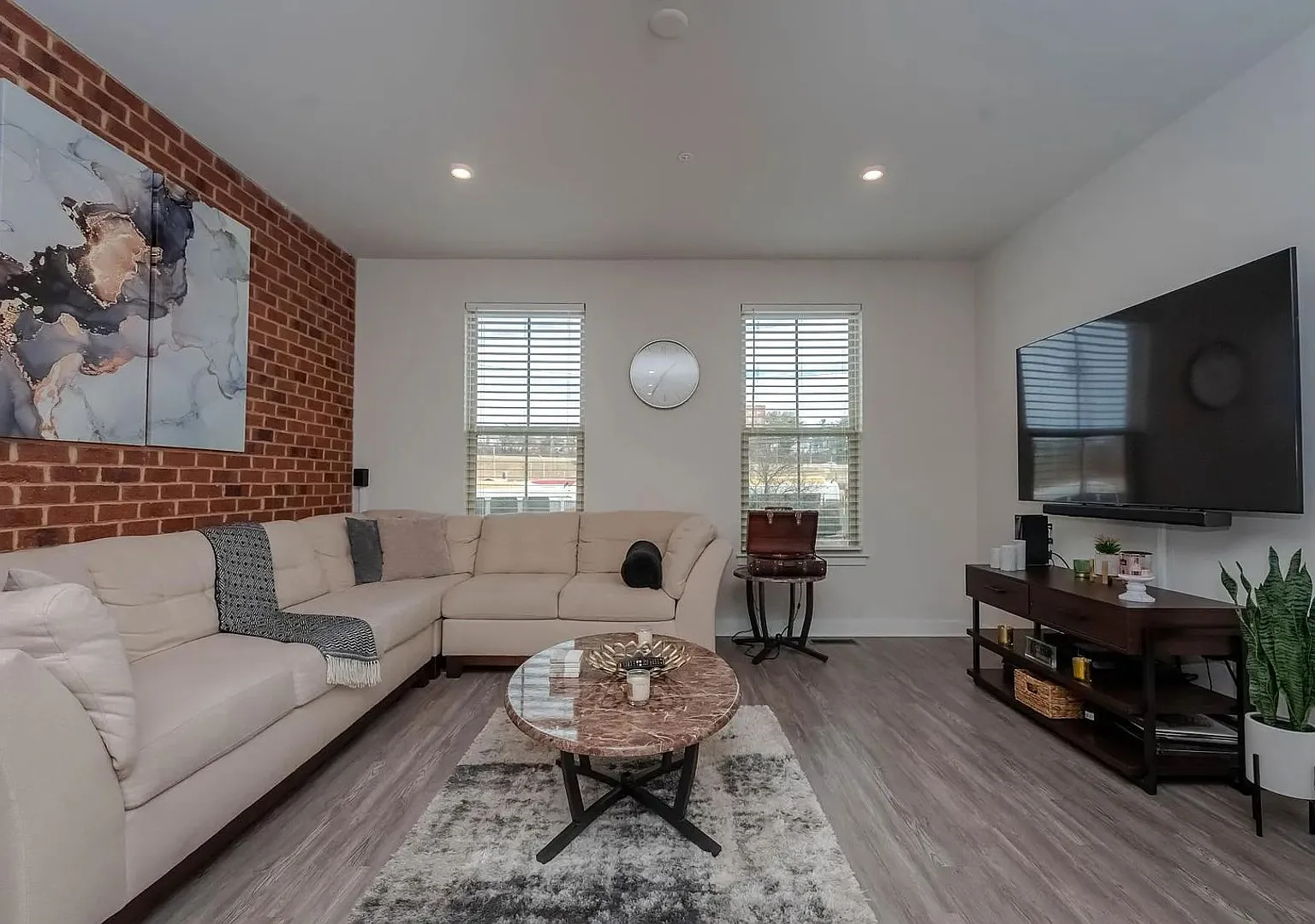 Charming 3BD/3.5BA in Greektown, MD! — Photo 2