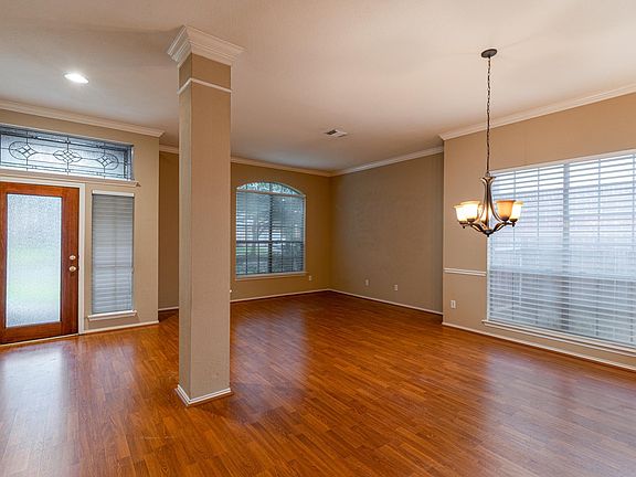 3rd image of 2222 Madewood Dr
