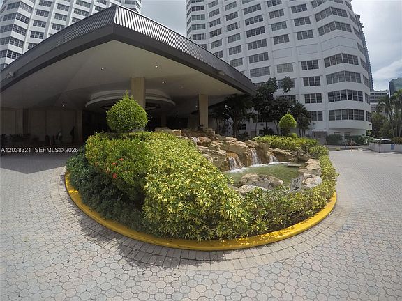 2nd image of 801 Brickell Bay Dr APT 364