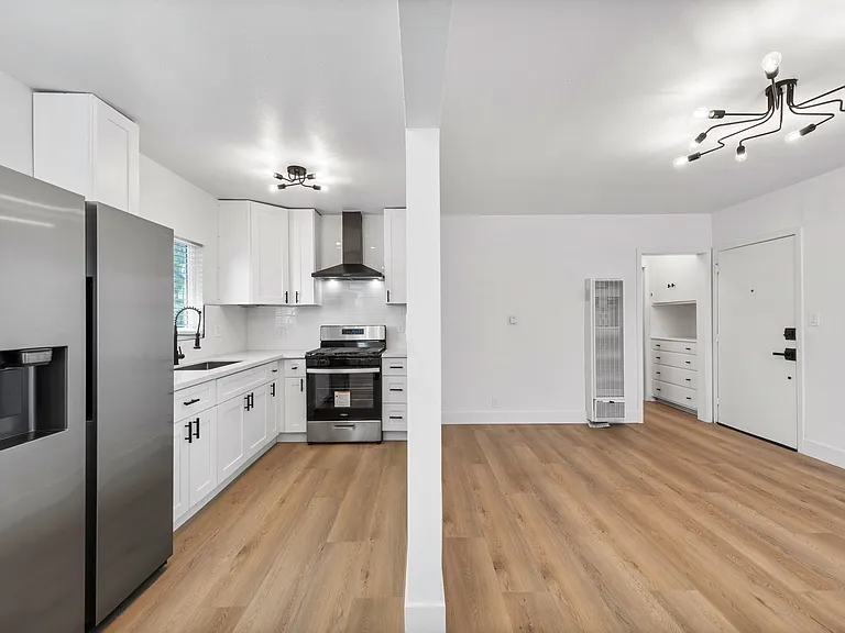 728 Cerritos Ave #5 — Photo 1