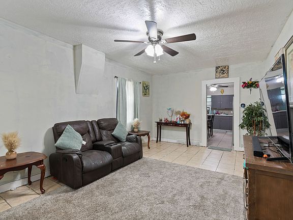 3rd image of 2122 Jefferson Ave