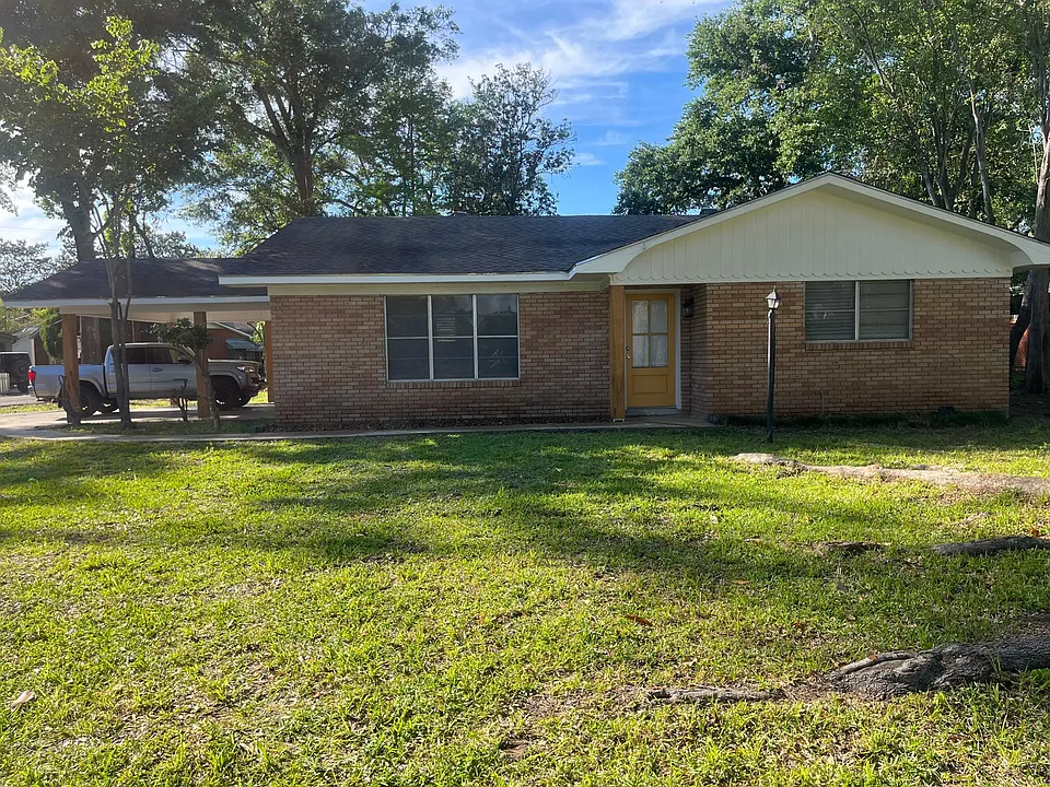 104 Shady Oaks Dr