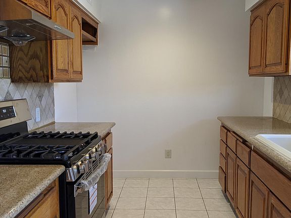 3rd image of 1109 S Fleetwell Ave