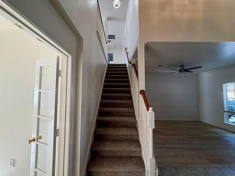 2317 Orleans Ln — Photo 18