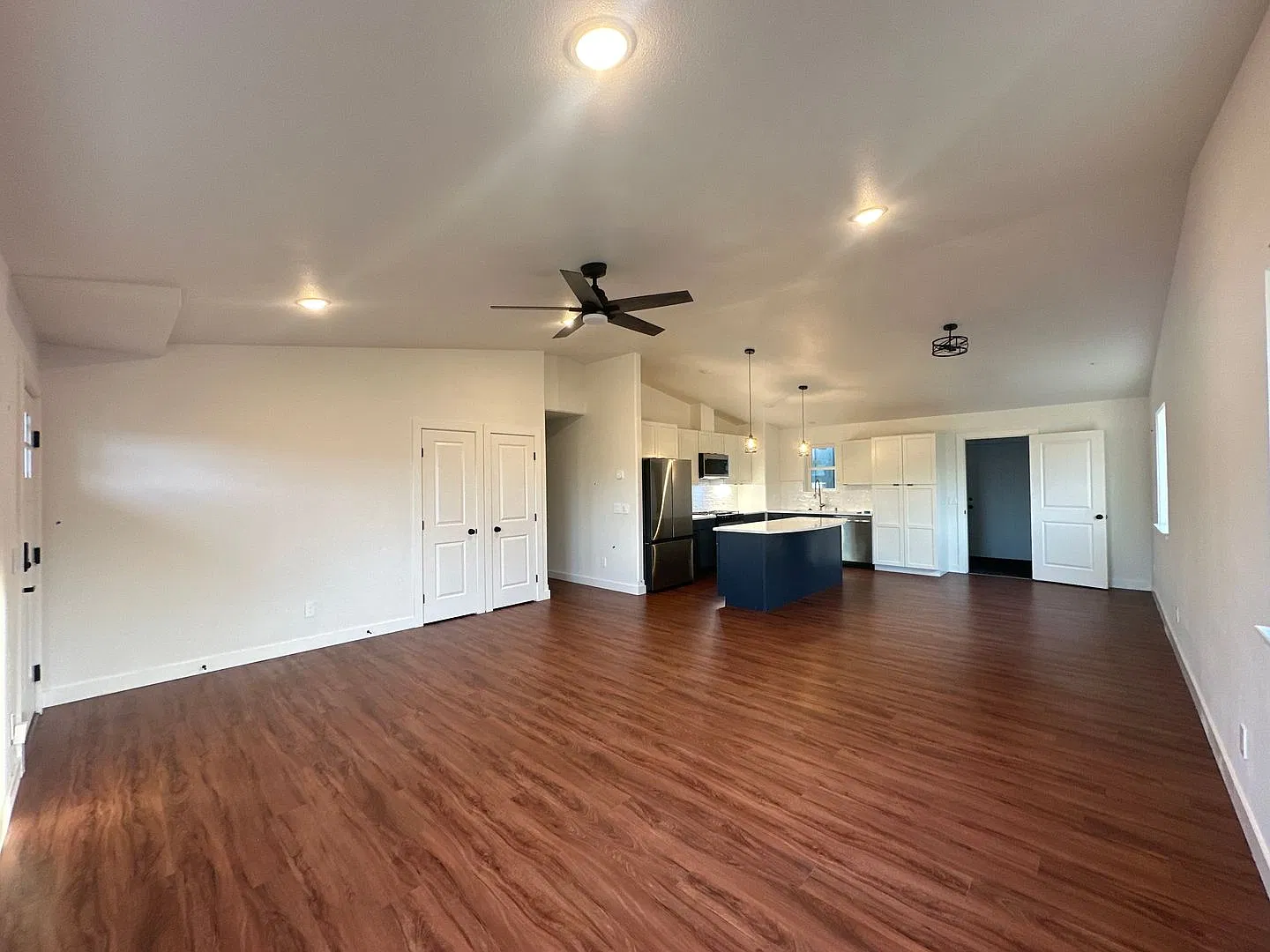 3 Bed/2Bath duplex with Garage in North Pole, tenant only pays electric — Photo 4
