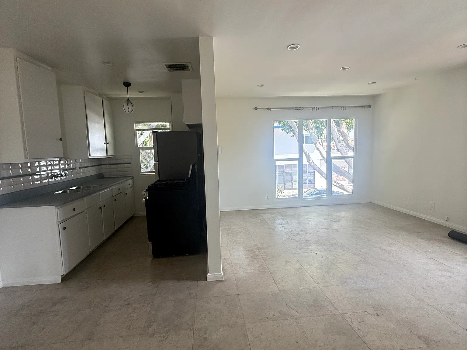 1 bed, 895 sqft, $2,600 — Photo 2