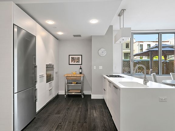 3rd image of 5-19 Borden Ave #1B
