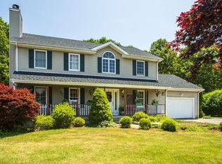 405 Blossom Hill Dr, Westport, MA 02790