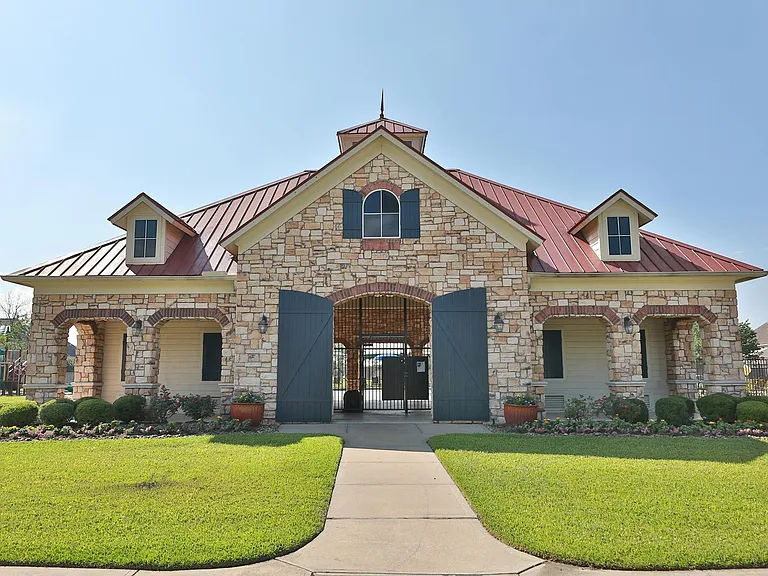 17222 Leeside Dr — Photo 33