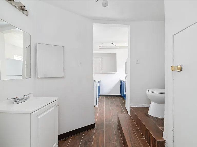 3705 Mandell St #4 — Photo 15