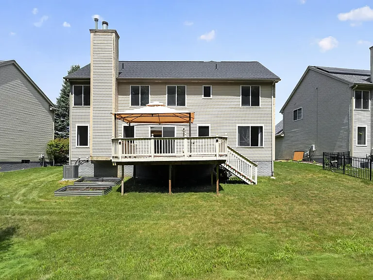 392 Sedgewood Ln — Photo 42