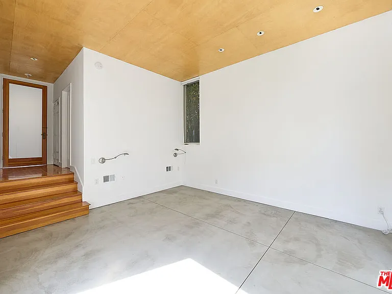 714 Kensington Rd — Photo 16