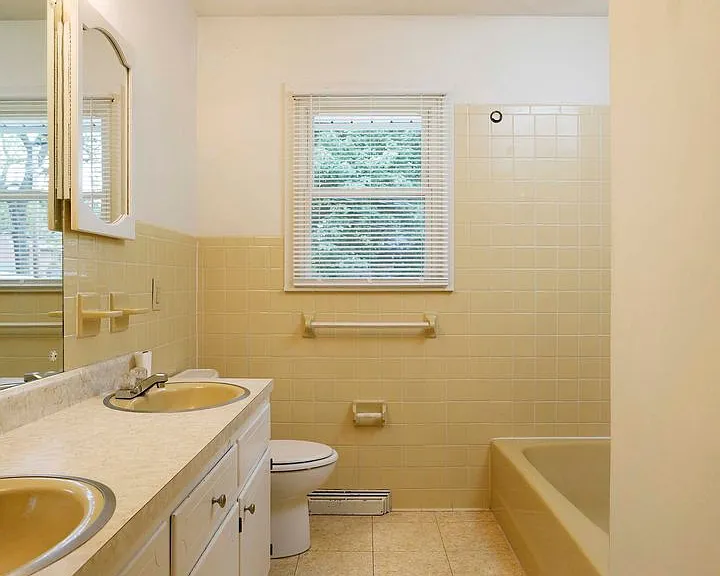 5540 N Garfield Ave — Photo 12