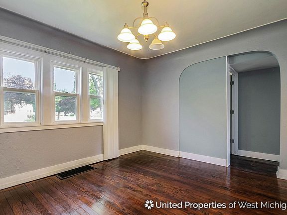 3rd image of 1005 California St NW #1