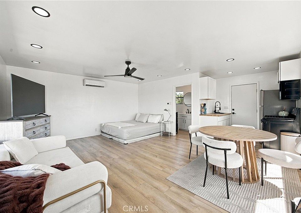 1st image of 141 W Avenida Alessandro