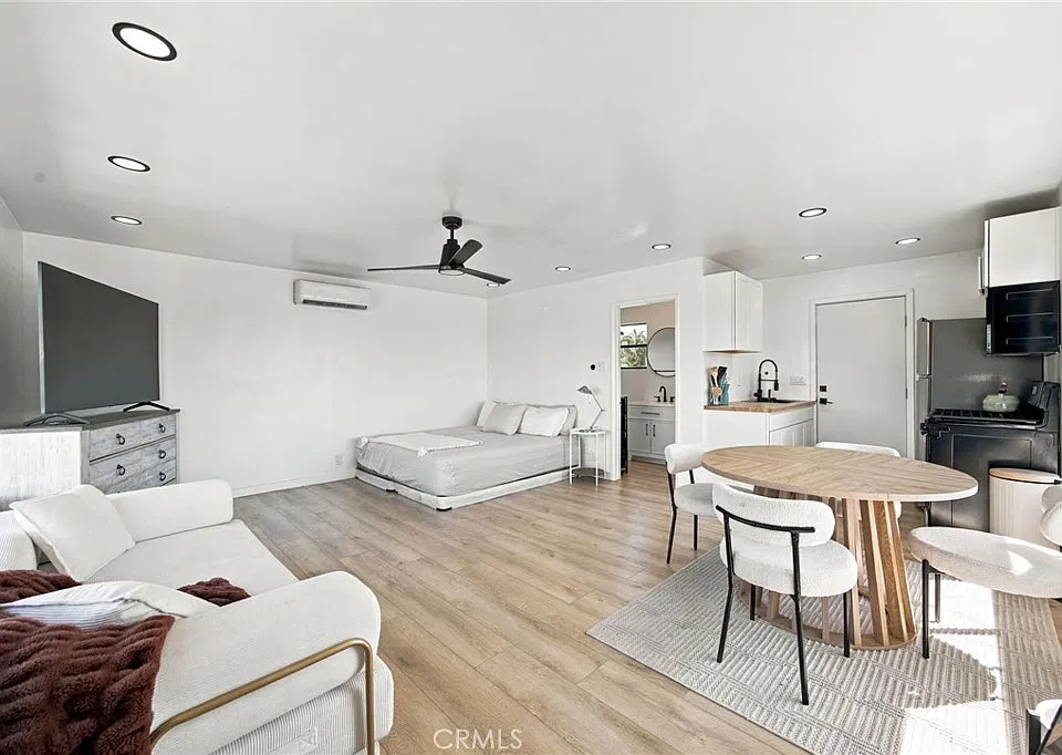 141 W Avenida Alessandro