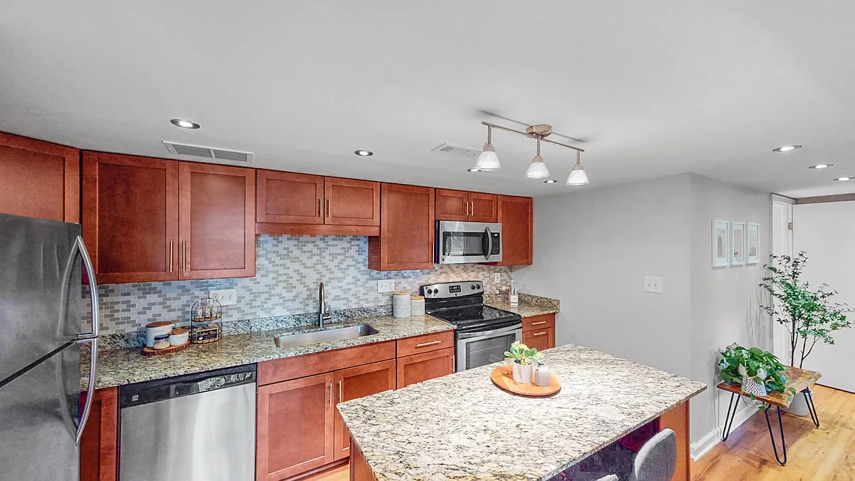 Building Photo - 1306 Francisco Dr #2