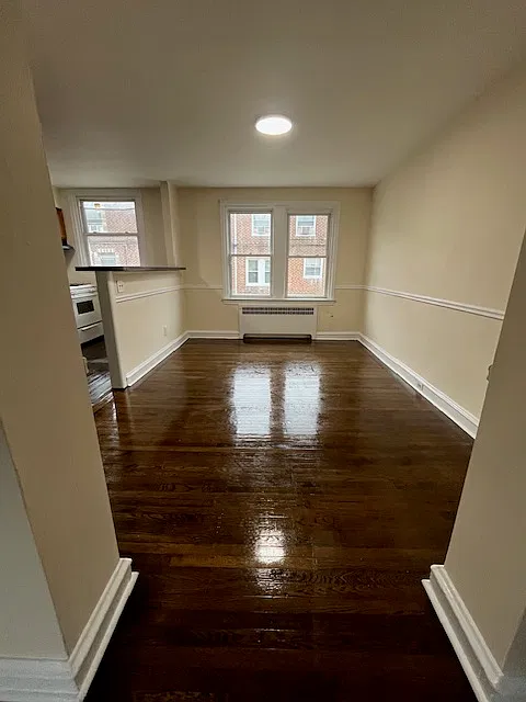 3 bed, 1126 sqft, $2,400 — Photo 4