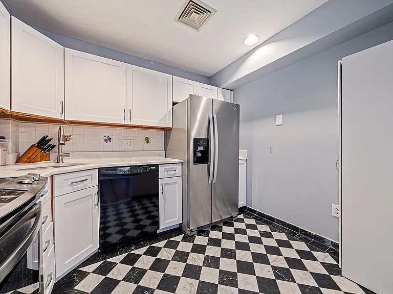 500 Washington St #602 — Photo 9