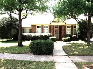 8509 Castle Creek Rd, North Richland Hills, TX 76182
