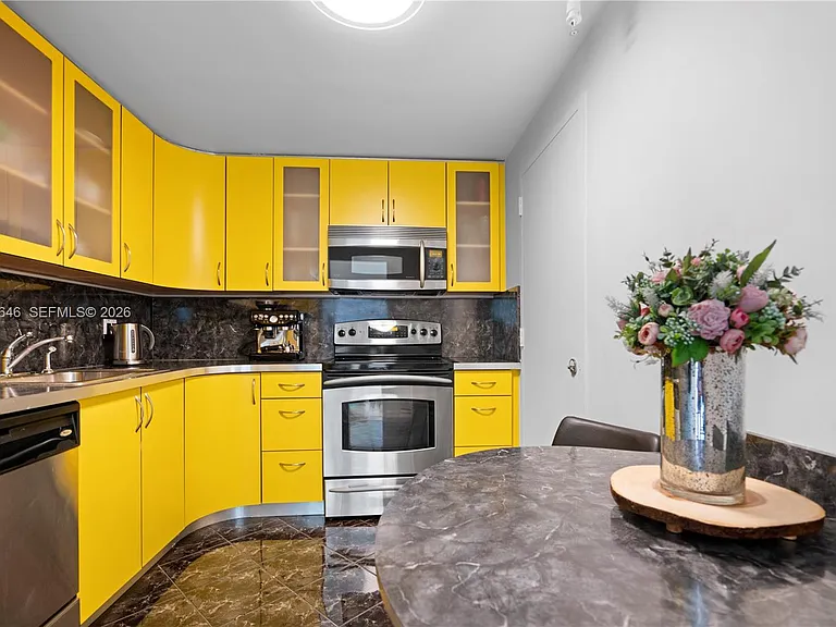 400 Kings Point Dr #606 — Photo 7