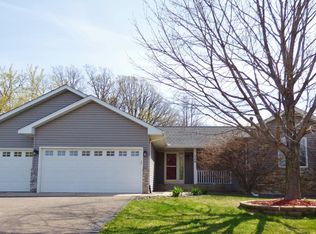 1540 Oak Ridge Cir, Monticello, MN 55362