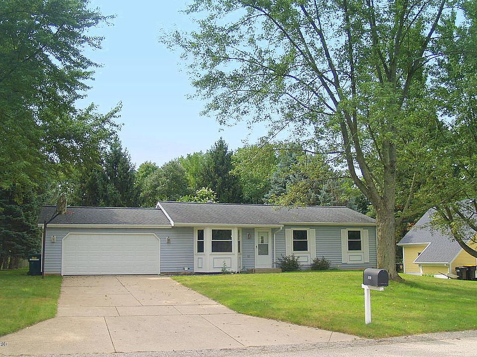 1st image of 860 Beauford Dr SE