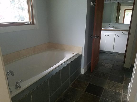 4th image of 4091 Mattson Pl NE