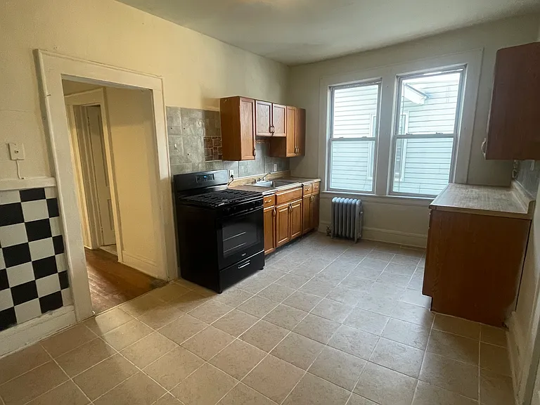 31 41st St #3 — Photo 4
