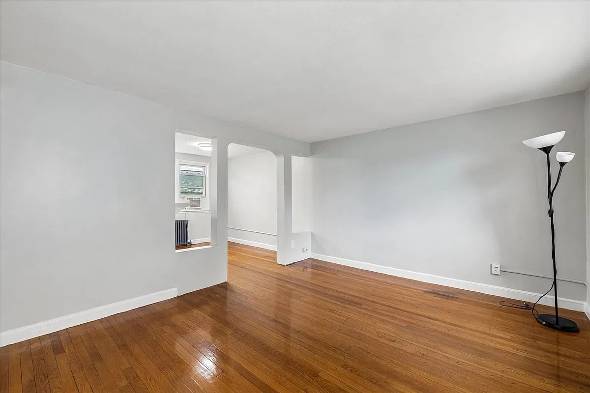 2 bed, 1.0 bath, 695 sqft, $2,600 — Photo 3