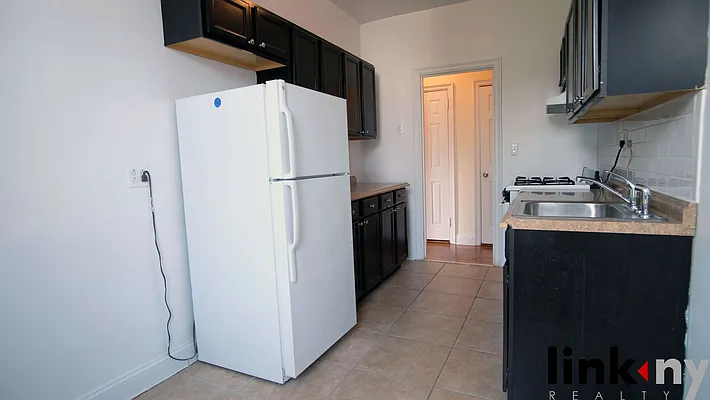 Rented by Link NY Realty | media 19