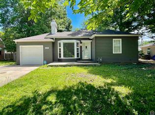 2030 SW Collins Ave, Topeka, KS 66604