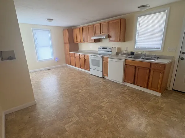 2013-2015 Prospect St, Three Rivers, MA 01080