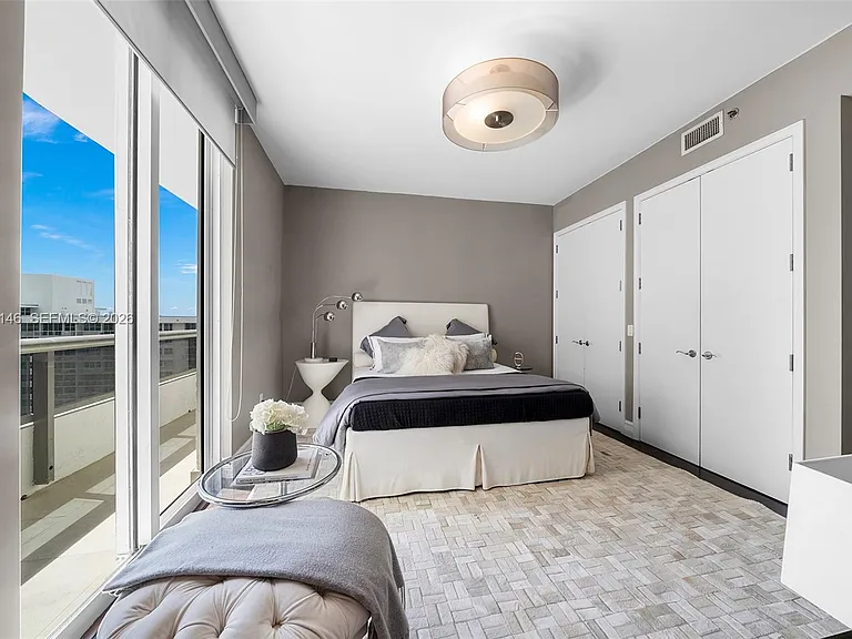 5801 Collins Ave #Penthouse 1600 — Photo 53
