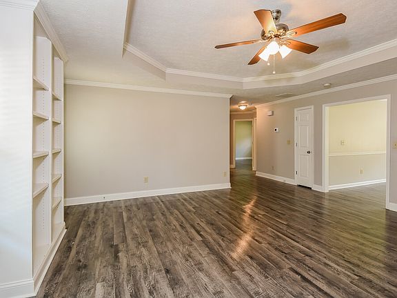 4th image of 1290 Shamrock Hill Cir