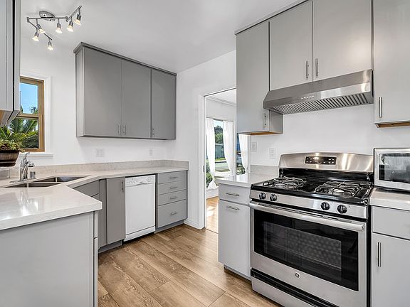 5th image of 12957 Rubens Ave