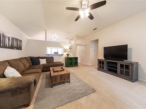 4th image of 420 Kelley Ct