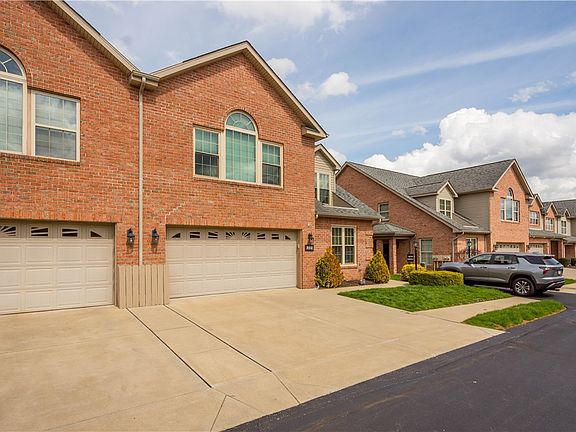 3rd image of 3012 Laura Ln
